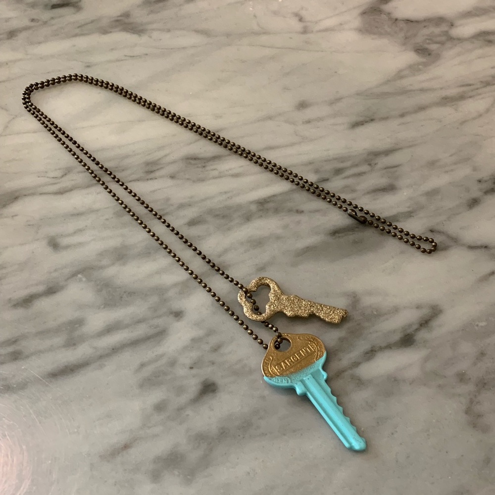 🆕 Teal Paint-Dipped Key & Gold Key Necklace